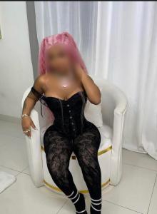 631858521: Chica busca chico en Gerona
