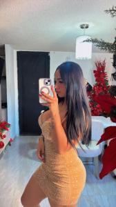 697319639: Chica busca chico en Barcelona