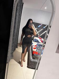 697319639: Chica busca chico en Barcelona