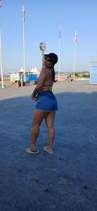 631367602: Chica busca chico en Gerona