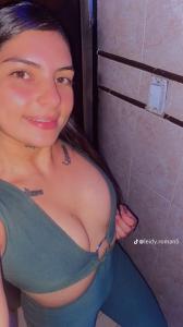 631367602: Chica busca chico en Gerona