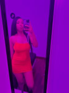 677157220: Chica busca chico en Valencia