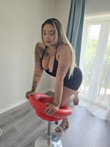 607223350: Chica busca chico en Madrid