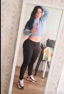 664482384: Chica busca chico en Murcia