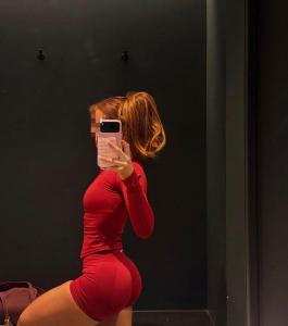 658169190: Chica busca chico en Sevilla