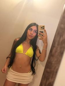 617492072: Chica busca chico en Barcelona