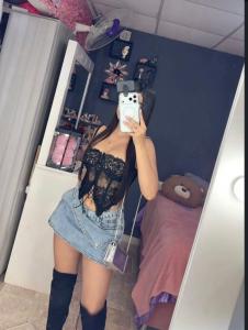 674935576: Chica busca chico en Madrid