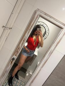 631367602: Chica busca chico en Gerona