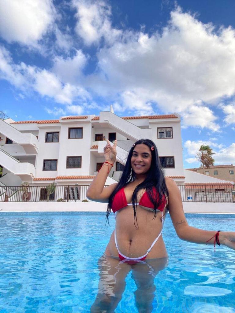 Chica busca chico en Tenerife: 