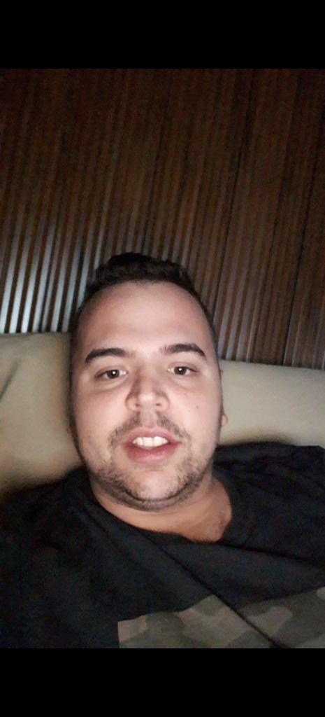 Chico busca chica en Valencia: 