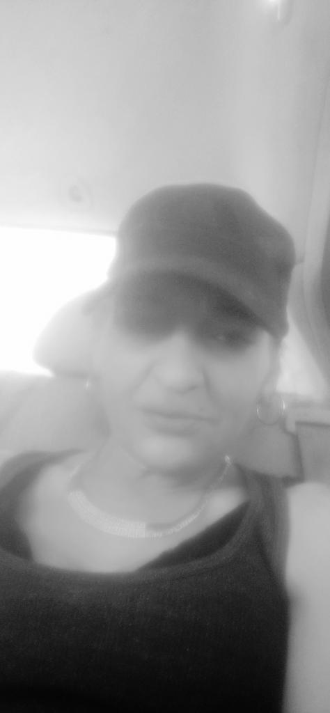 643425275: Chica busca chico en Huelva