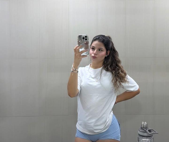 623557261: Chica busca chico en Navarra