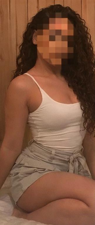 676387488: Chica busca chico en Navarra