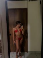 614210813: Chica busca chico en Barcelona