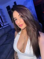 631367602: Chica busca chico en Gerona