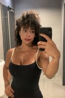647973031: Chica busca chico en Barcelona