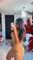 697319639: Chica busca chico en Barcelona