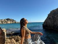 604102319: Chica busca chico en Ibiza