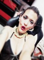 610703087: Chica busca chico en Sevilla