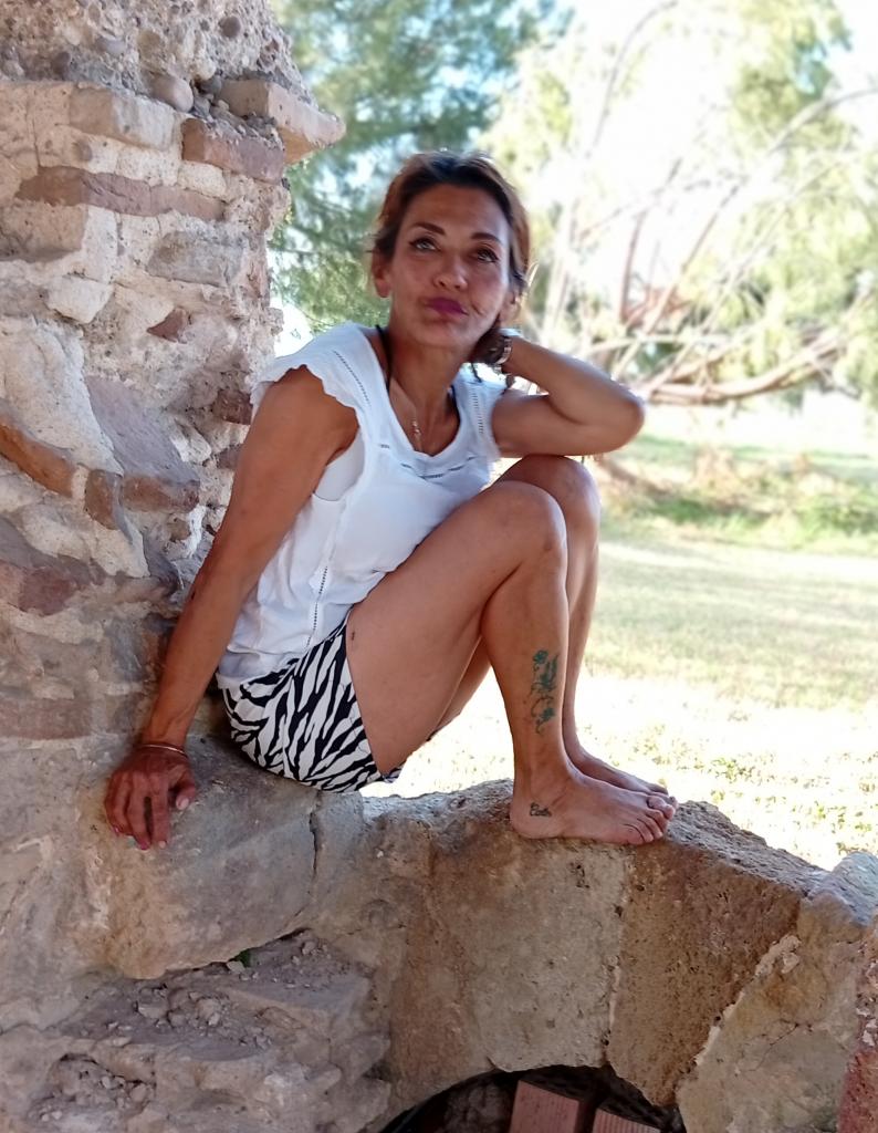 610703087: Chica busca chico en Sevilla
