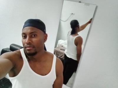 643882257: Chico busca chica en Madrid