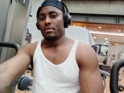 643882257: Chico busca chica en Madrid