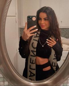 697670408: Chica busca chico en Madrid