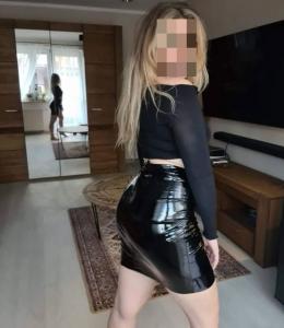 Chica busca chico en Huelva: 