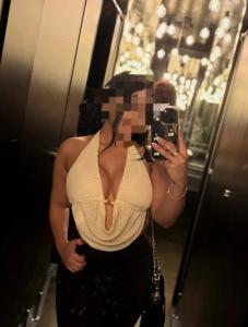 Chica busca chico en Huelva: 