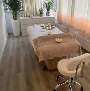 623143895: Chica busca chico en Navarra