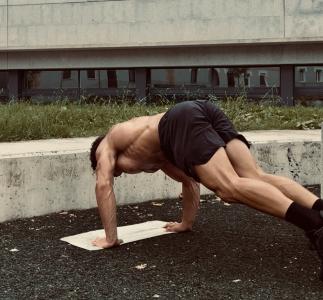 667968698: Chico busca chica en Barcelona