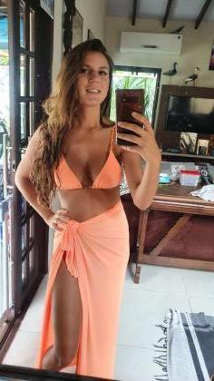 Chica busca chico en Ibiza: 