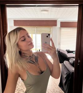 Chica busca chico en Almería: 