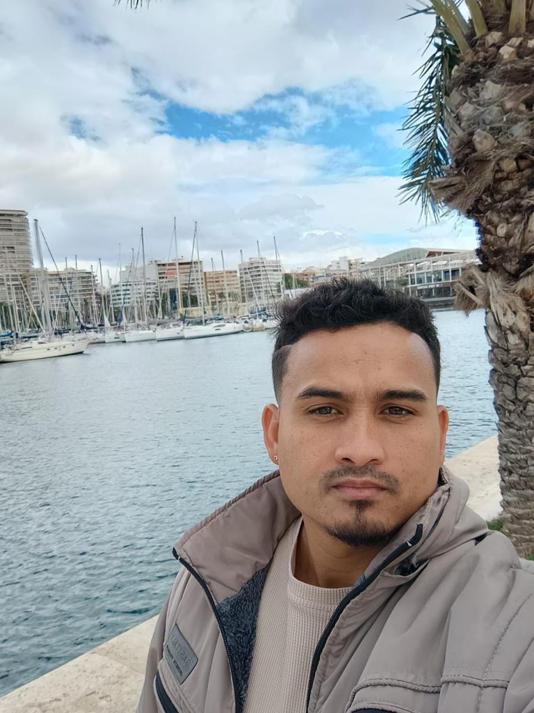 Chico busca chica en Alicante: 