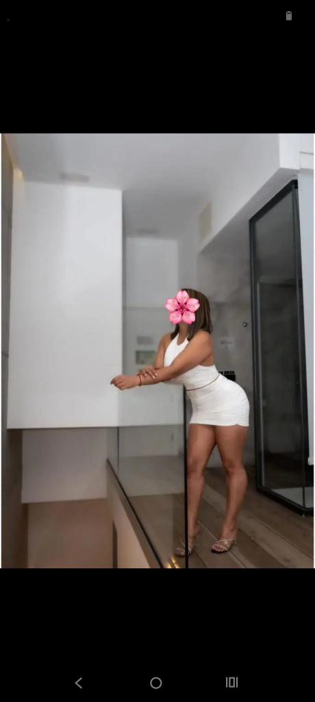 Chica busca chico en Huelva: Chica busca chico