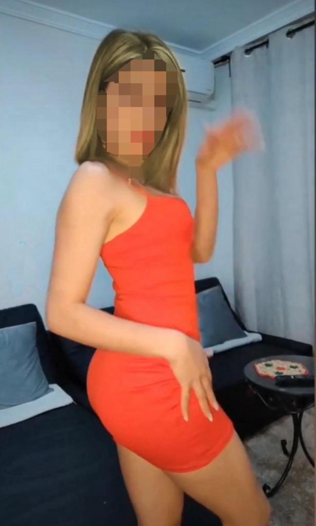 641058315: Chica busca chico en Lugo
