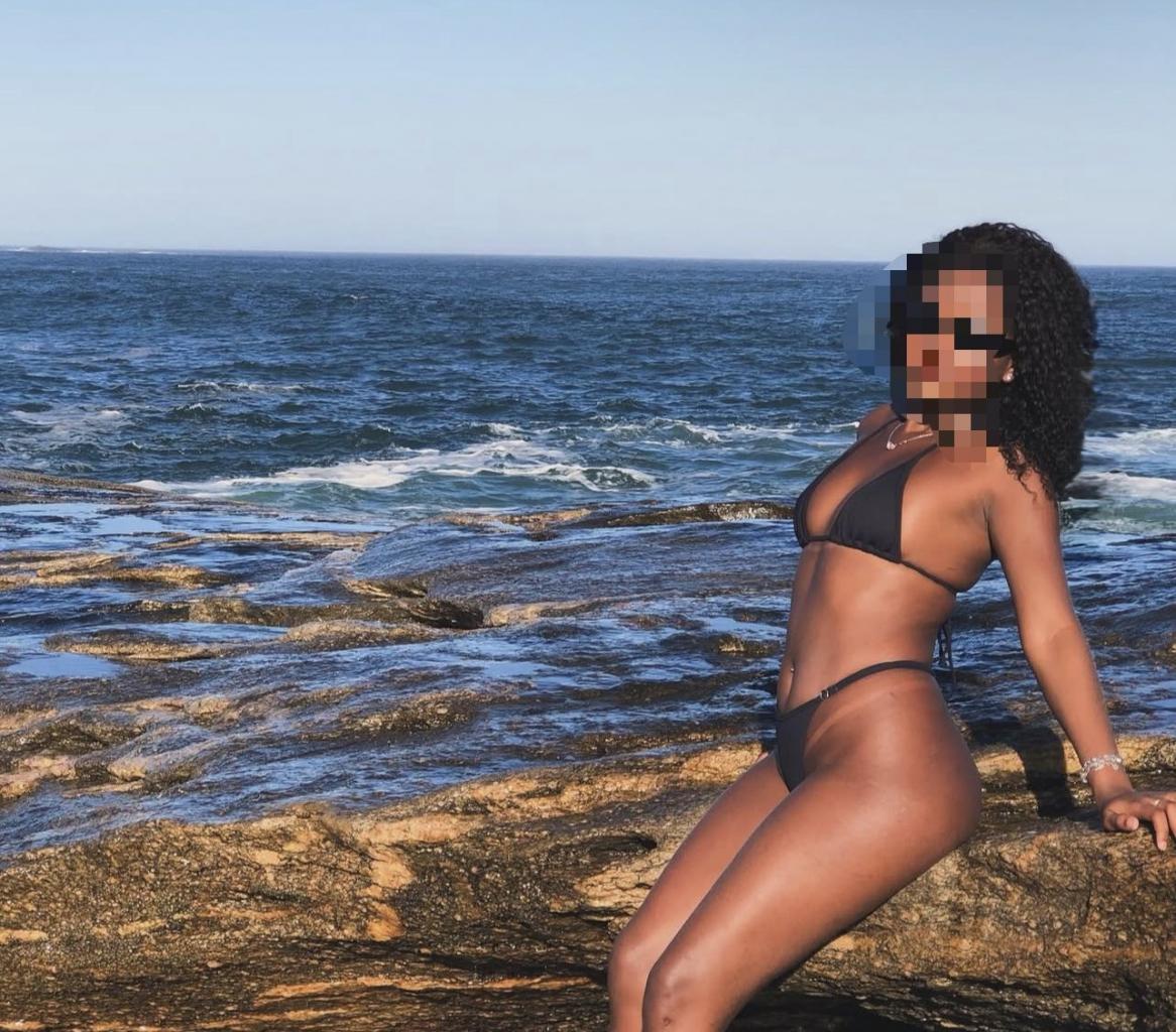 Chica busca chico en Huelva: 