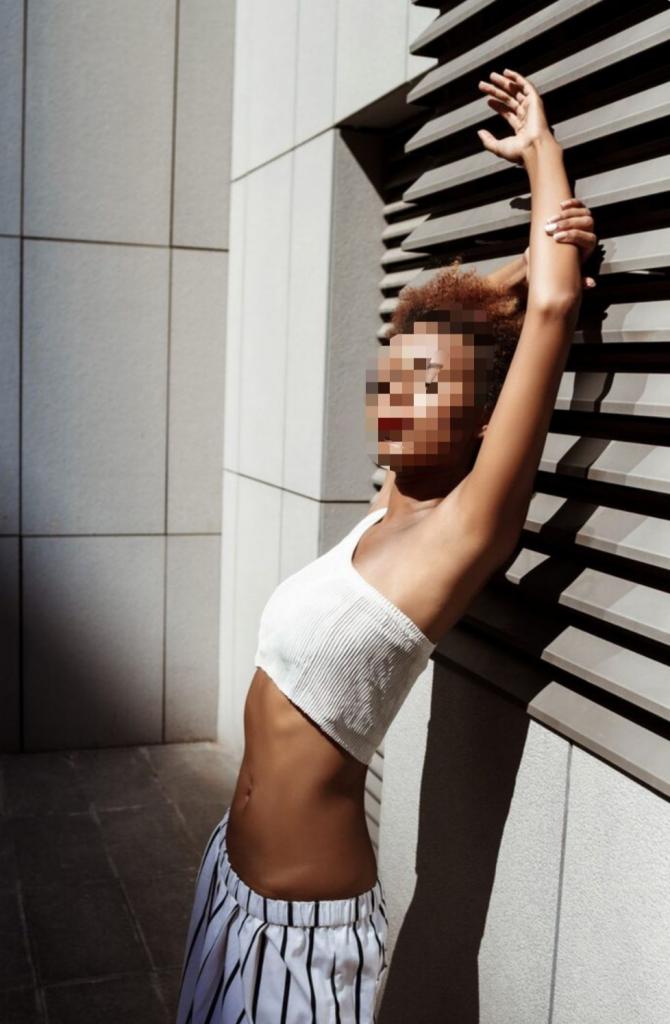 Chica busca chico en Barcelona: Chica busca chico