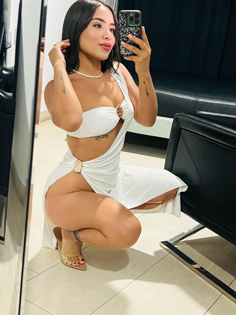 Chica busca chico en Alicante: Chica busca chico