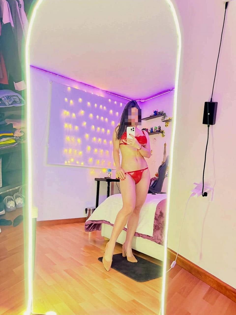 Chica busca chico en Almería: 