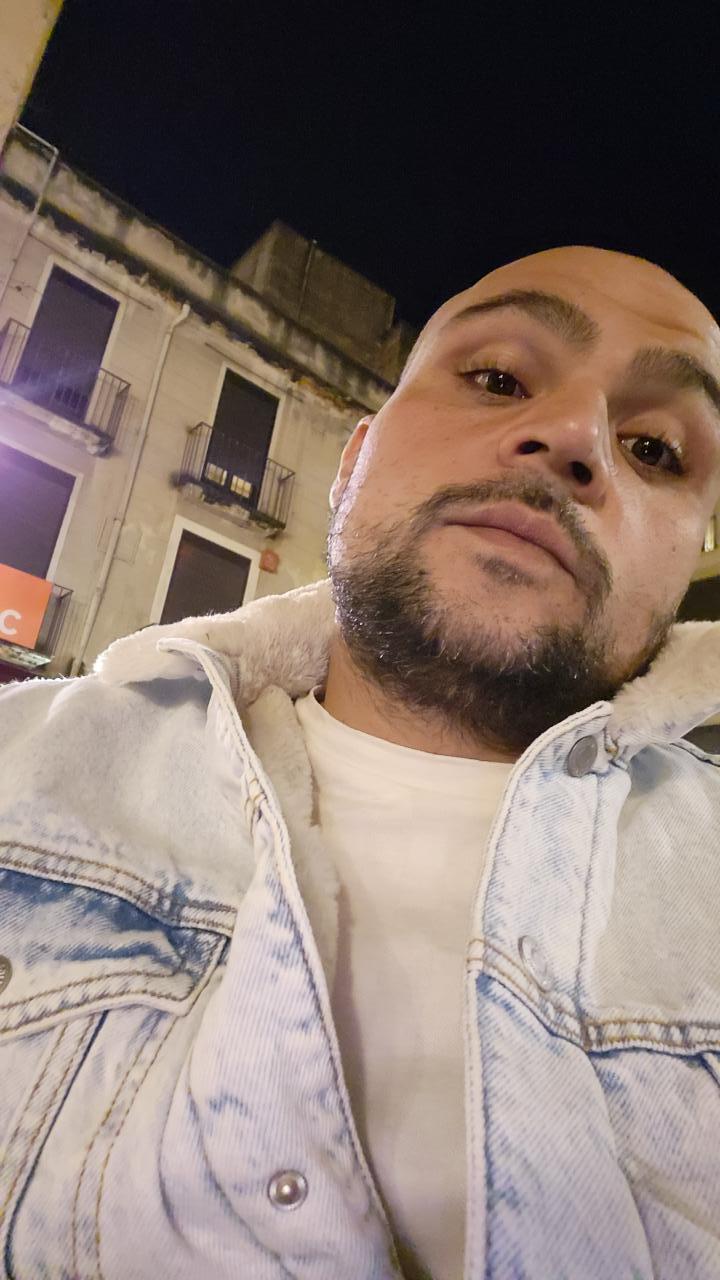 Chico busca chica en Tarragona: 