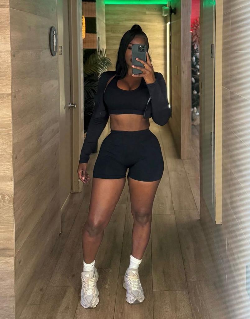 Chica busca chico en Cádiz: 