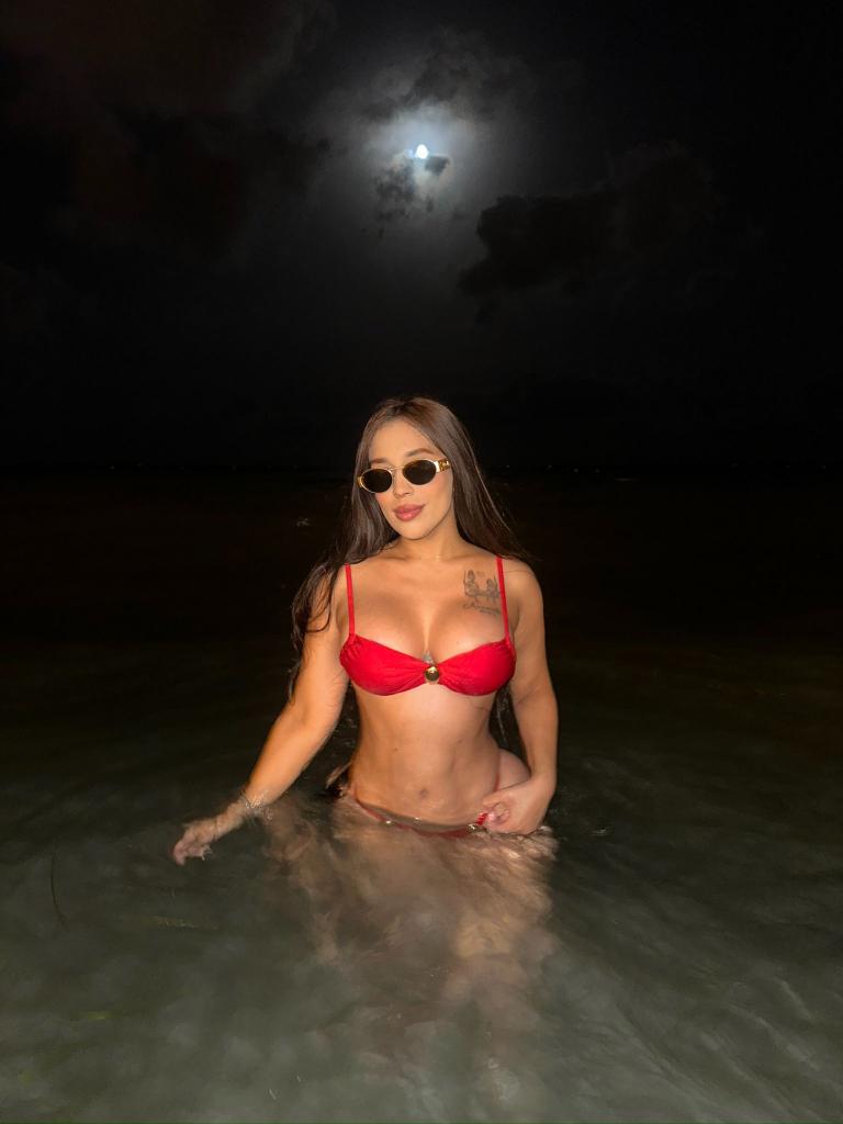 Chica busca chico en Tenerife: 