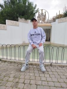 643314821: Chico busca chica en Ibiza