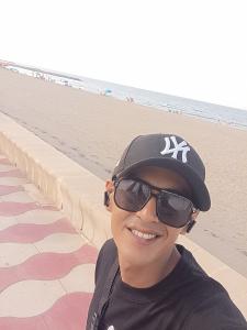 643660497: Chico busca chica en Zaragoza