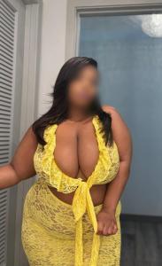 643289386: Chica busca chico en Sevilla