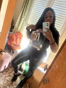 687165343: Chica busca chico en Valencia