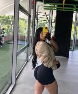 613921046: Chica busca chico en Madrid