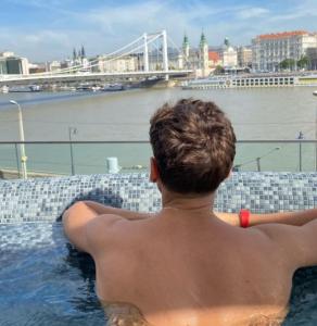 687182147: Chico busca chica en Murcia