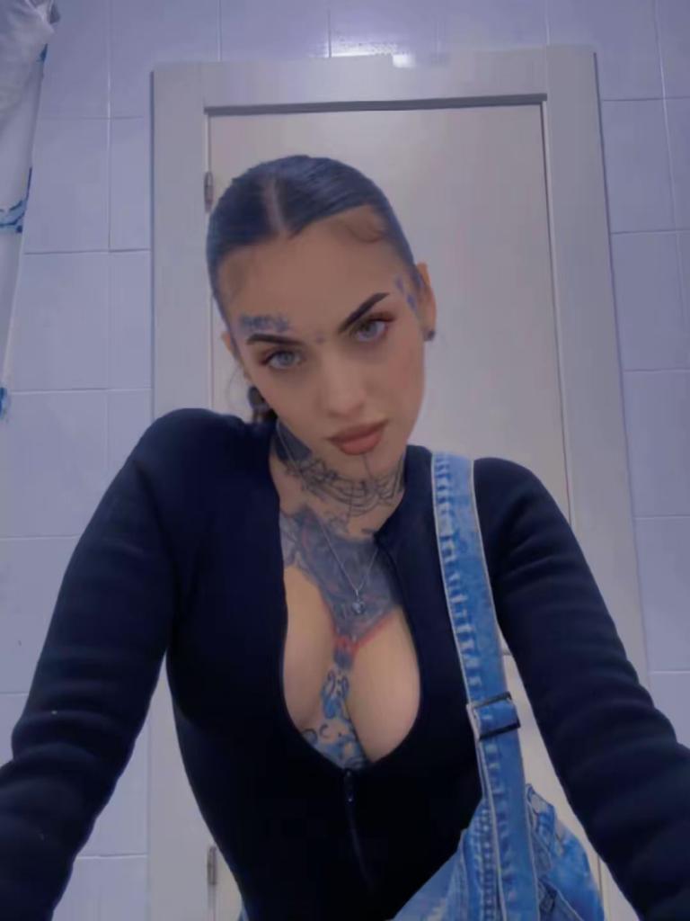 Chica busca chico en Almería: 